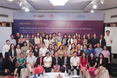 Thiếu khách quan khi phủ nhận quyền chính trị của phụ nữ ở Việt Nam