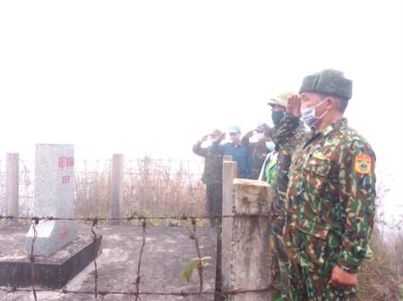 Cả cuộc đời gắn bó với biên cương