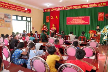 Gắn kết yêu thương cùng xây dựng vùng biên giàu mạnh