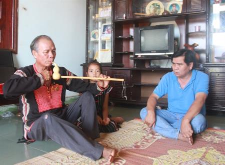 Bảo tồn và phát huy văn hóa sử thi Tây Nguyên (bài 2)