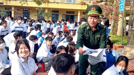 Thái Bình: Tuyên truyền pháp luật cho 1.200 học sinh