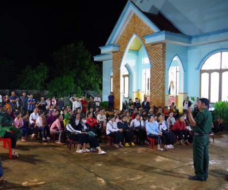 Tảo hôn - “căn bệnh di truyền” cần sớm loại bỏ nơi đất làng