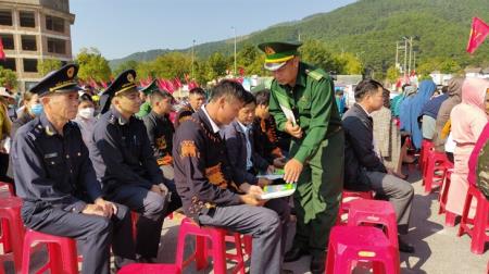 Bám dân đưa pháp luật vào đời sống