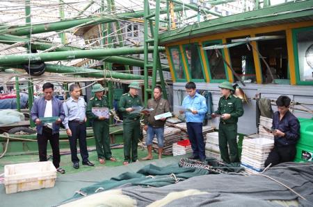 Nâng cao kiến thức pháp luật về chống khai thác thủy sản bất hợp pháp cho ngư dân