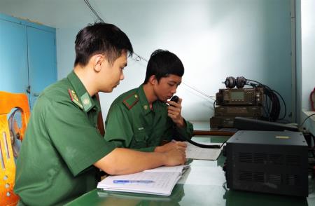 Bình Thuận: 8 ngư dân bị nạn trên biển đã được cứu vớt an toàn