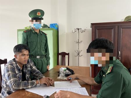 Bắt giữ đối tượng tàng trữ trái phép ma túy đá