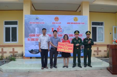 Khánh thành, trao tặng công trình “Thắp sáng vùng biên” tại xã biên giới Ia Lốp