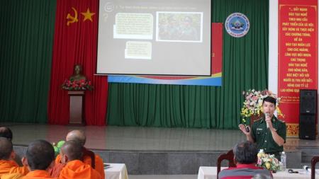 Kiên Giang: Cung cấp thông tin, kiến thức pháp luật cho người có uy tín