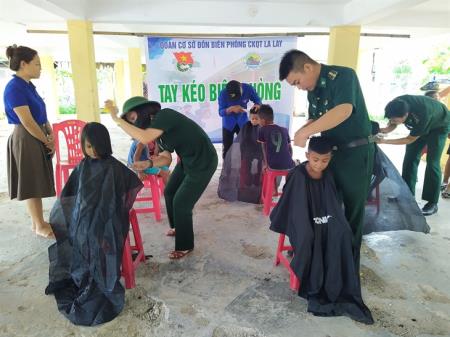 Chăm lo cho trẻ em nghèo vùng cao biên giới