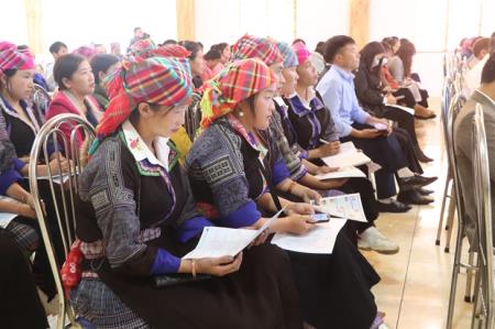 Hiến kế giúp phụ nữ huyện nghèo thêm cơ hội việc làm