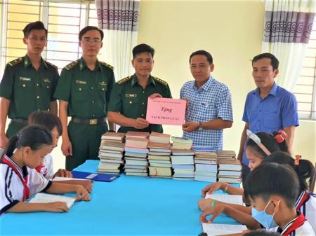 Hiệu quả thiết thực từ “Đội Tuyên truyền pháp luật học đường”
