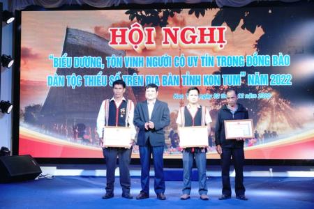 Kon Tum: Biểu dương người có uy tín tiêu biểu trong đồng bào dân tộc thiểu số