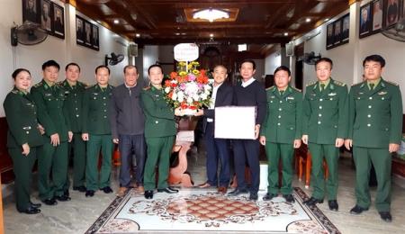 BĐBP thăm, tặng quà các giáo xứ và bà con giáo dân nhân dịp Noel 2022