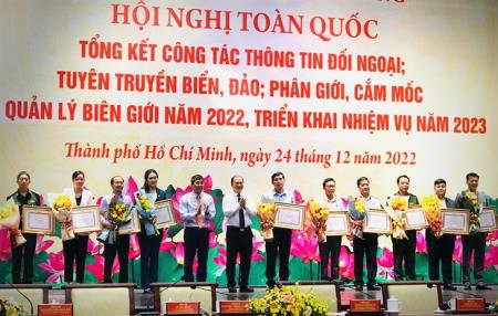 Báo Biên phòng được tặng Bằng khen vì có thành tích xuất sắc trong công tác thông tin đối ngoại, tuyên truyền biển, đảo và phân giới, cắm mốc, quản lý biên giới đất liền năm 2022