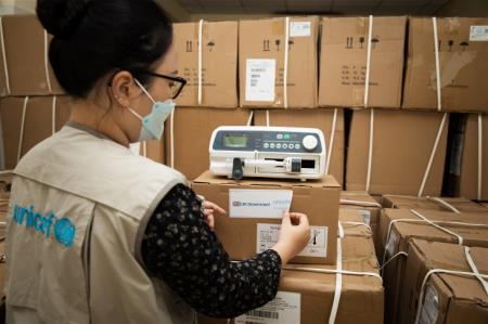 Chính phủ Anh và UNICEF hỗ trợ trang thiết bị y tế trị giá 500.000 bảng Anh cho Việt Nam