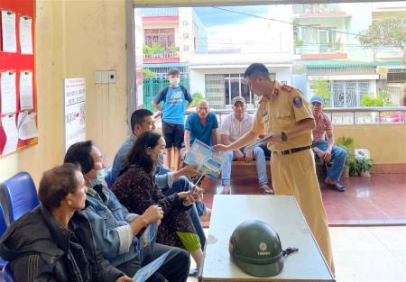Nhiều giải pháp nâng cao nhận thức về an toàn giao thông cho đồng bào dân tộc thiểu số khu vực miền núi, biên giới