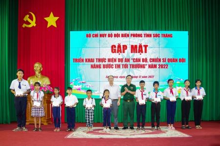 Triển khai thực hiện Dự án “Cán bộ, chiến sĩ Quân đội nâng bước em tới trường”