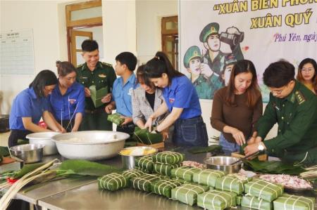 Phú Yên: "Xuân Biên phòng ấm lòng dân bản" hướng về bà con vùng sâu, vùng xa của tỉnh