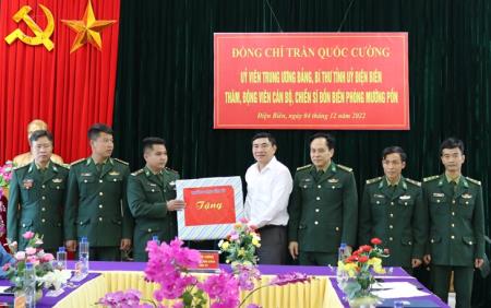 Bí thư Tỉnh ủy Điện Biên Trần Quốc Cường thăm, tặng quà cán bộ, chiến sĩ BĐBP và nhân dân huyện Điện Biên