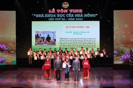 Ghi nhận, tôn vinh đội ngũ nhà khoa học có nhiều đóng góp vào sự nghiệp phát triển kinh tế-xã hội nông thôn và miền núi