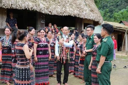 Già làng A Lăng Đàn-Cây đại thụ giữa núi rừng Trường Sơn