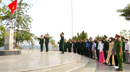 Thiêng liêng Lễ chào cờ Tổ quốc sáng mùng Một Tết Nhâm Dần 2022