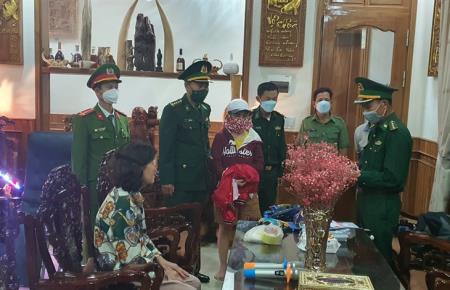 Lật tẩy nữ quái lợi dụng con nhỏ để vận chuyển ma túy