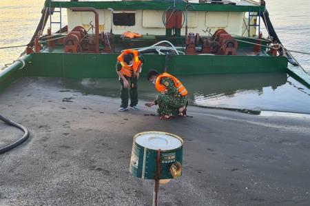 Quyết liệt ngăn chặn hoạt động khai thác, vận chuyển cát trái phép