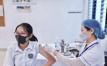 Thủ tướng chỉ đạo khẩn về tiêm vaccine và đẩy mạnh phòng, chống Covid-19