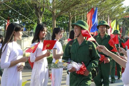Lung linh mùa Xuân chung bước quân hành