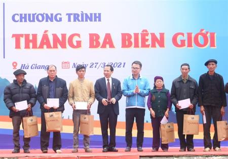 Ngày hội lớn của tuổi trẻ cả nước hướng về biên giới