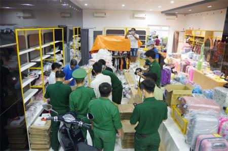Tiêu hủy 4.532 sản phẩm hàng hóa không rõ nguồn gốc, xuất xứ