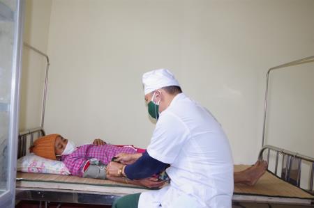 “Tủ thuốc biên cương” giúp đồng bào nơi biên giới