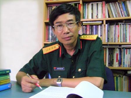 Nhà văn Sương Nguyệt Minh: Người phác thảo những mảng tối của phố thị