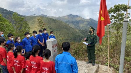 Nhiều hoạt động thiết thực hướng về biên giới, hải đảo trong Tháng Thanh niên