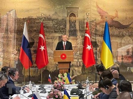 Nga-Ukraine tập trung thảo luận về đảm bảo an ninh và lệnh ngừng bắn