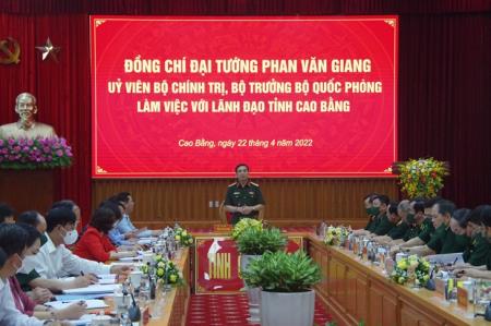 Đại tướng Phan Văn Giang làm việc với lãnh đạo tỉnh Cao Bằng