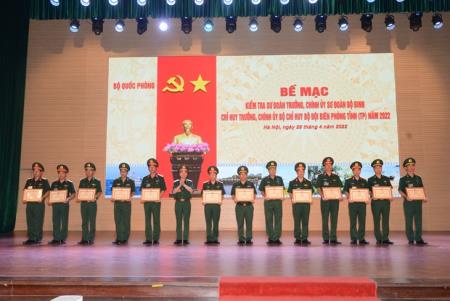 Góp phần đẩy mạnh phong trào thi đua huấn luyện giỏi và sẵn sàng chiến đấu tốt
