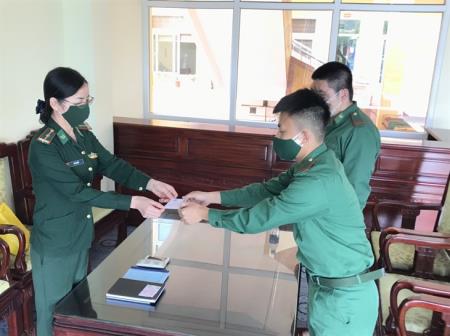Tấm thẻ nhân văn dành cho quân nhân và thân nhân quân nhân tại ngũ