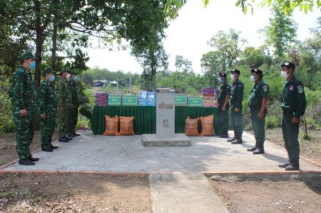 Tình người không biên giới