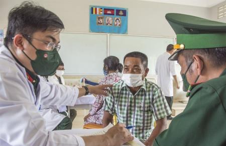 Vun đắp tình đoàn kết, hữu nghị giữa nhân dân hai nước Việt Nam - Campuchia