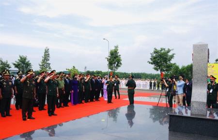 Chương trình Giao lưu hữu nghị Quốc phòng biên giới Việt Nam - Campuchia lần thứ nhất thành công tốt đẹp