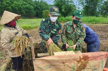 Rộn ràng ngày mùa biên giới