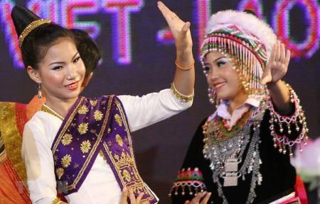 Ngày hội giao lưu hữu nghị vùng biên giới Việt Nam-Lào tại Điện Biên