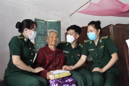 Cán bộ trẻ tiêu biểu về học tập và làm theo lời Bác Hồ dạy