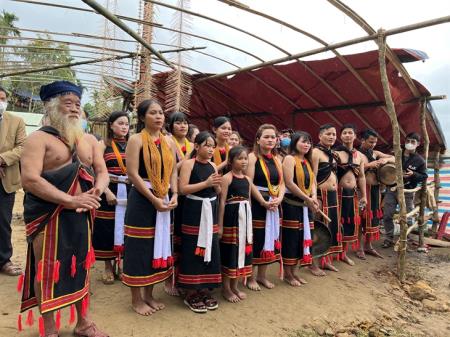 Người giữ hồn văn hóa cồng chiêng trên núi Trà Bui