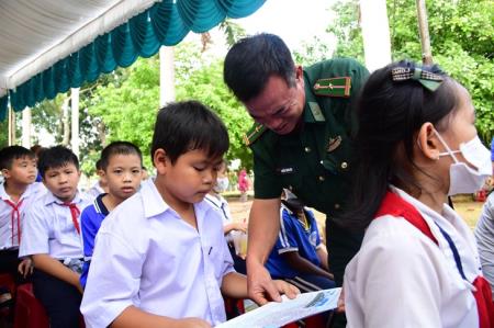 Bước chân người “truyền lửa” nơi biên thùy