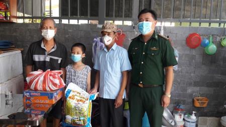 Khi đảng viên đồn Biên phòng là “cầu nối” với cơ sở