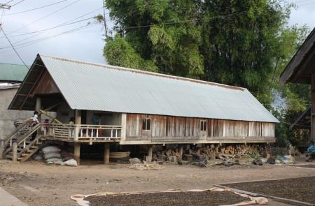 Lịch lãm Akô Dhông