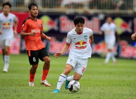 Vòng 6 V.League 2022: Dấu ấn tuyển thủ quốc gia và nỗi lo trọng tài